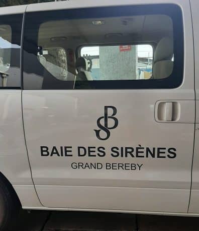 Branding de véhicule et lettrage adhésif BAIE DES SIRÈNES